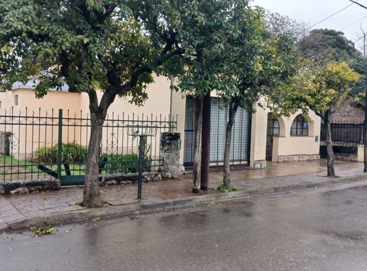 Casa · 191m² · 7 Ambientes · 1 Cochera