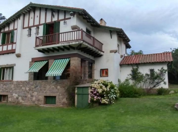 Casa · 266m² · 8 Ambientes