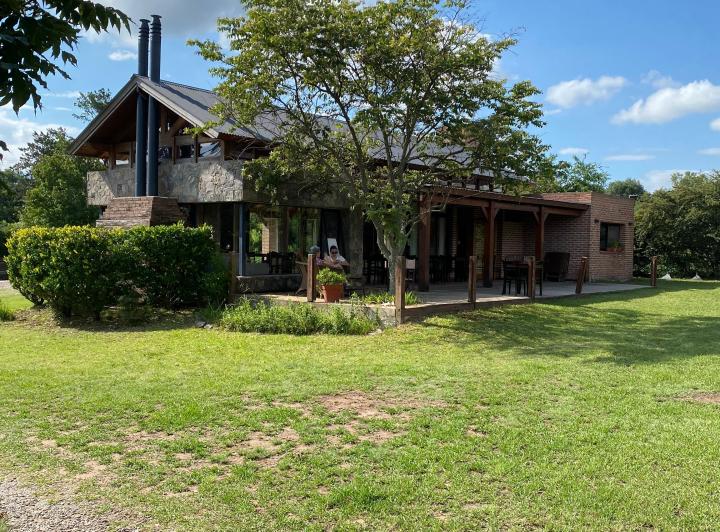 Casa · 322m² · 4 Ambientes · 1 Cochera