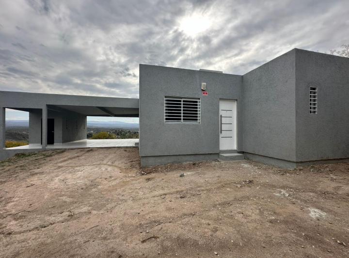 Casa · 1000m² · 6 Ambientes · 2 Cocheras