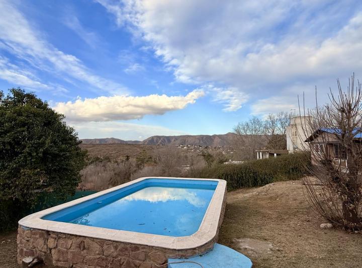 Casa · 324m² · 6 Ambientes · 2 Cocheras