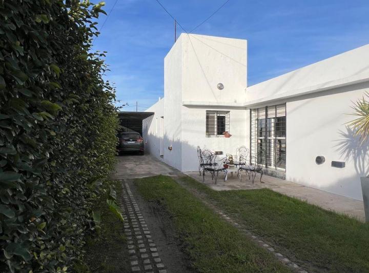 Casa · 166m² · 6 Ambientes · 1 Cochera
