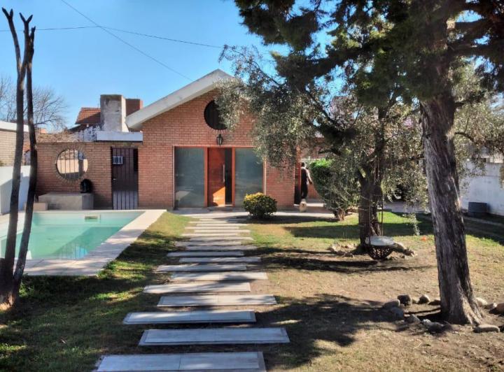 Casa · 124m² · 7 Ambientes