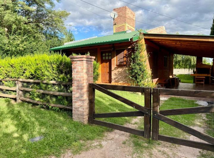 Casa · 80m² · 3 Ambientes · 2 Cocheras