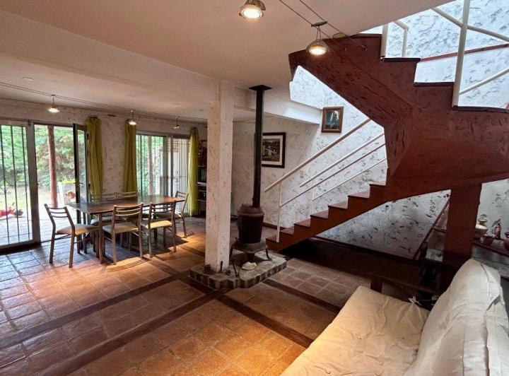 Casa · 146m² · 7 Ambientes · 2 Cocheras
