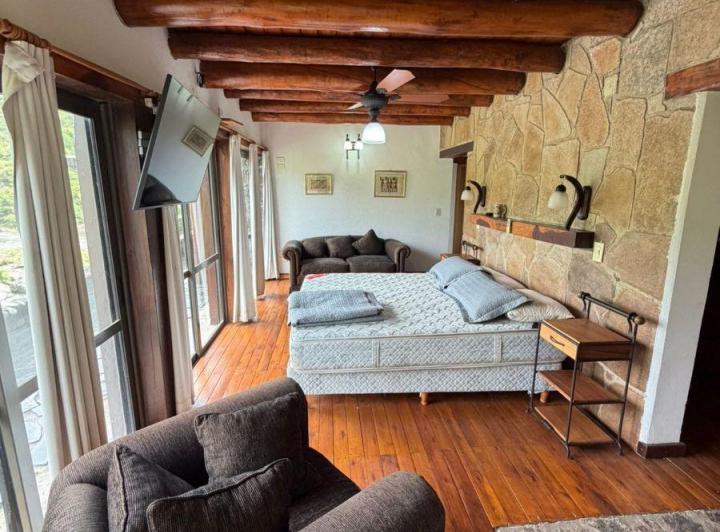 Casa · 300m² · 1 Ambiente · 5 Cocheras