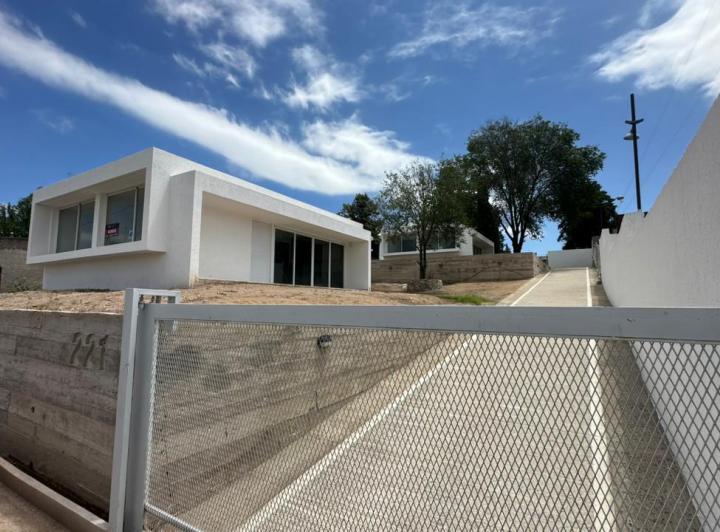Casa · 105m² · 2 Dormitorios · 1 Cochera