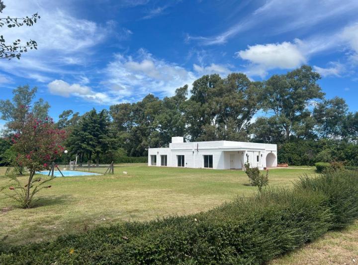 Casa · 180m² · 3 Ambientes · 1 Cochera
