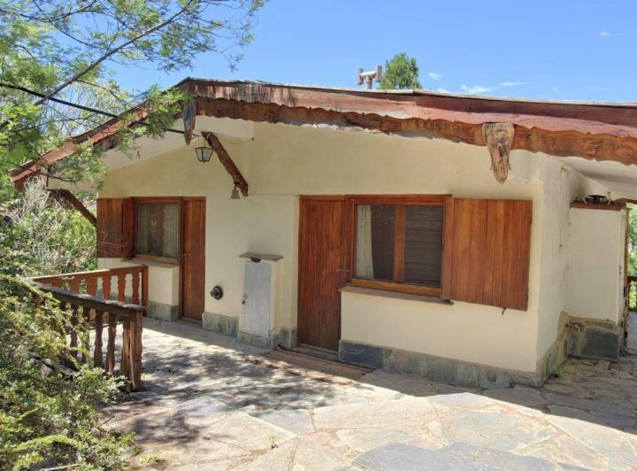 Casa · 213m² · 7 Ambientes · 2 Cocheras