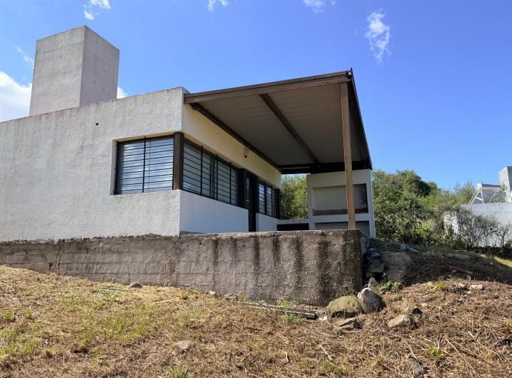 Casa · 130m² · 4 Ambientes · 2 Cocheras