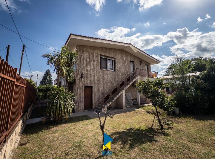 Casa · 266m² · 5 Ambientes · 5 Cocheras