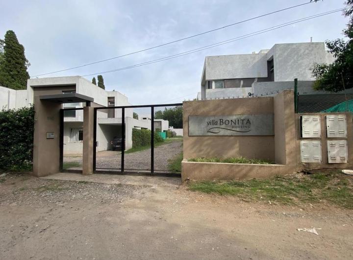 Casa · 130m² · 4 Ambientes · 1 Cochera