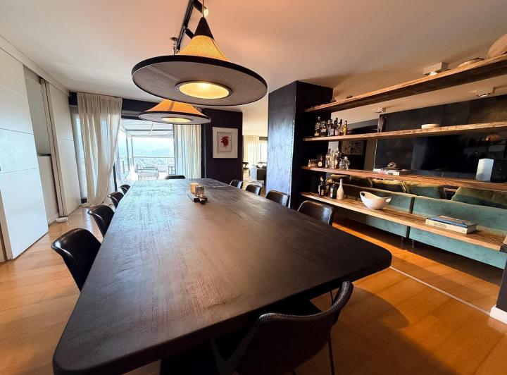 Departamento · 220m² · 8 Ambientes · 4 Cocheras