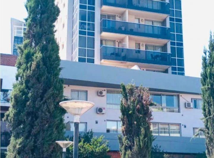 Departamento · 200m² · 6 Ambientes · 1 Cochera
