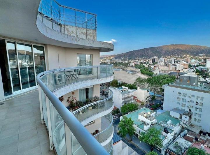 Departamento · 150m² · 6 Ambientes · 1 Cochera