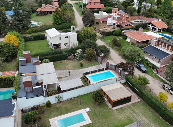 Casa · 115m² · 4 Ambientes · 2 Cocheras