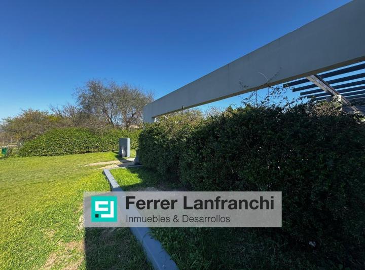 Casa · 300m² · 7 Ambientes · 1 Cochera