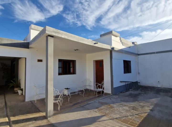 Casa · 350m² · 8 Ambientes · 1 Cochera