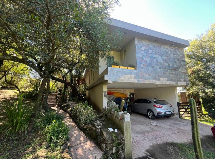 Casa · 1278m² · 7 Ambientes