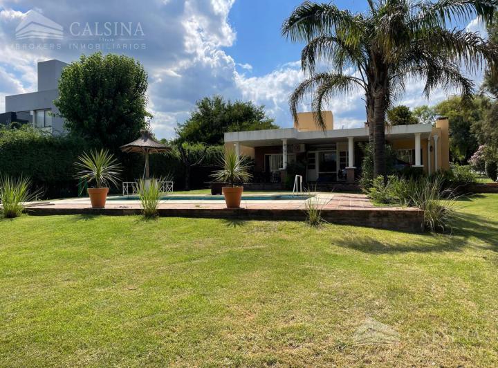 Casa · 1290m² · 6 Ambientes · 2 Cocheras