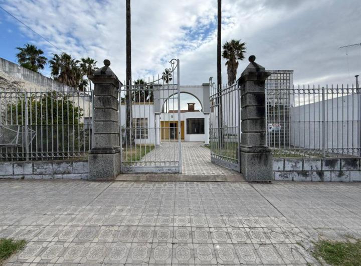 Casa · 426m² · 5 Ambientes · 3 Cocheras