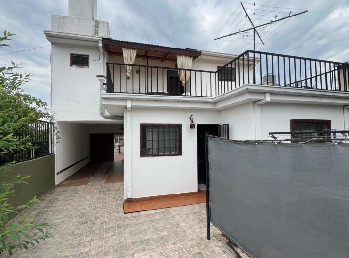 Casa · 185m² · 5 Ambientes · 2 Cocheras