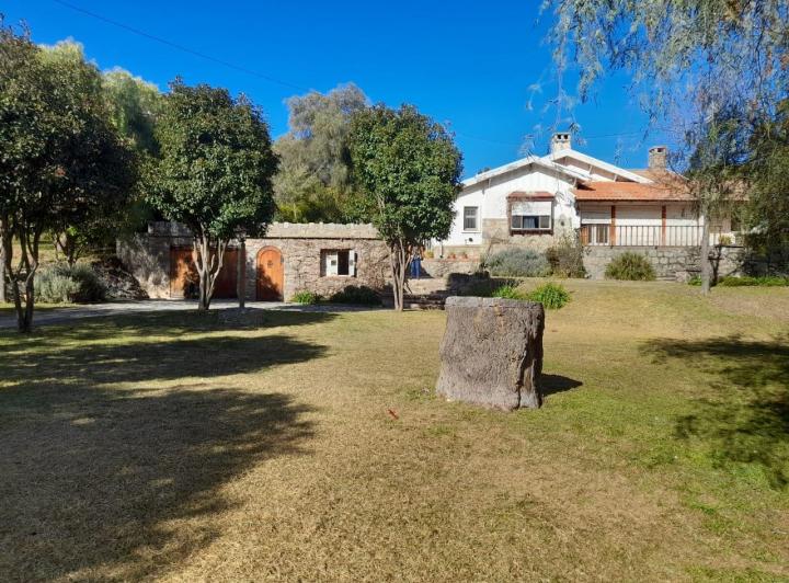 Casa · 440m² · 3 Dormitorios · 1 Cochera