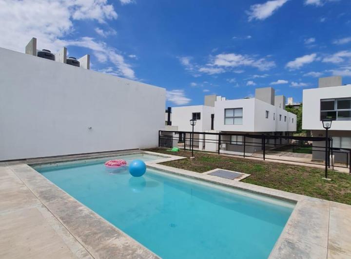 Casa · 100m² · 2 Ambientes · 1 Cochera