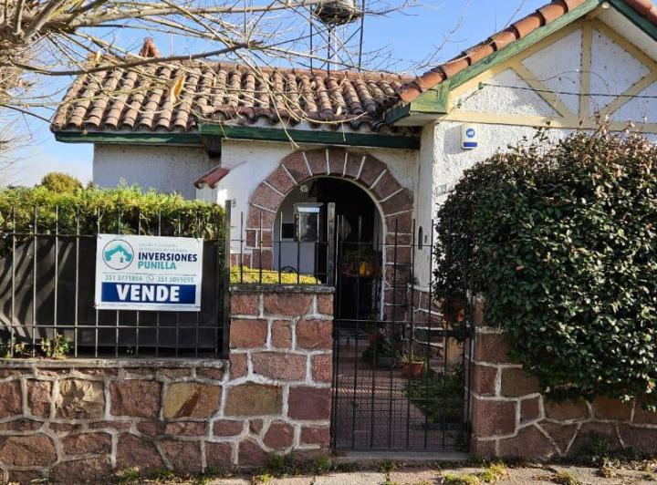 Casa · 200m² · 5 Ambientes · 1 Cochera