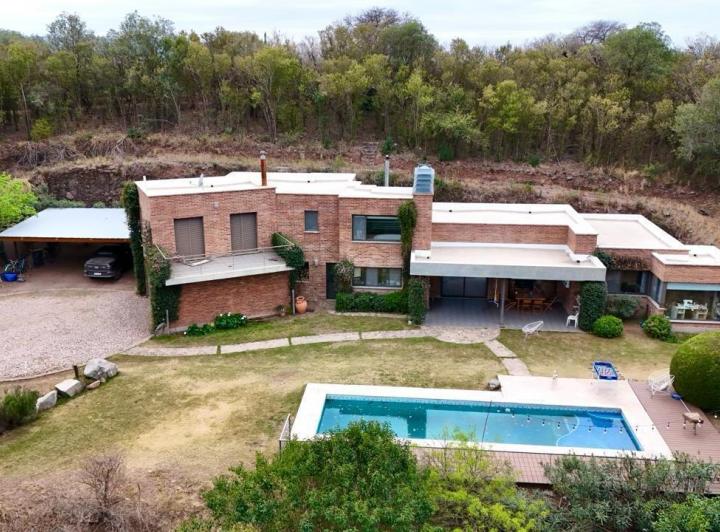 Casa · 400m² · 4 Dormitorios