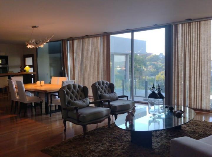 Casa · 400m² · 10 Ambientes · 2 Cocheras