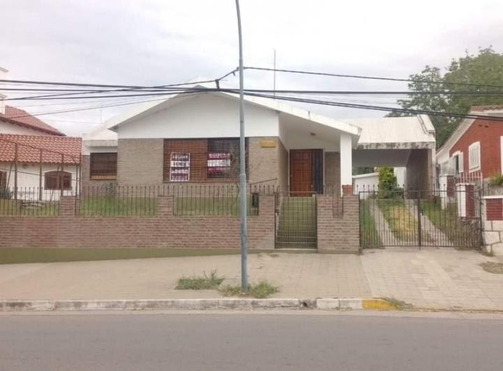 Casa · 215m² · 5 Ambientes