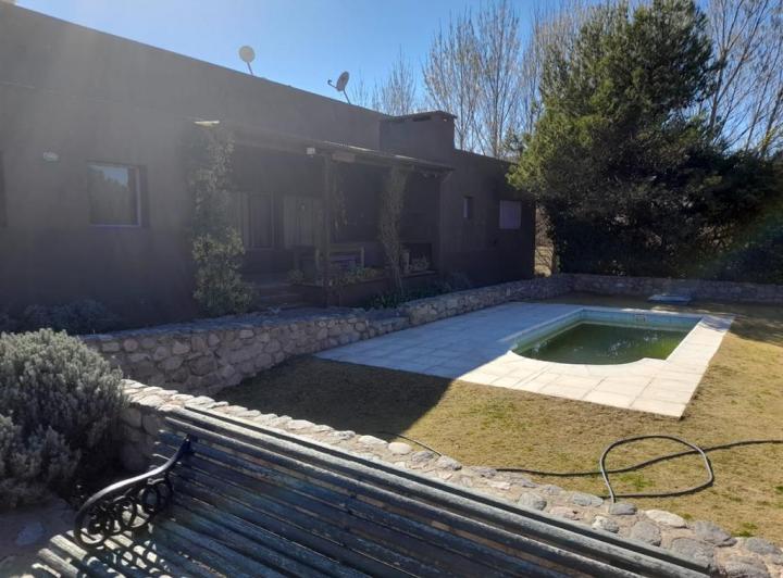 Casa · 340m² · 9 Ambientes · 1 Cochera