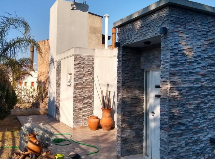 Casa · 160m² · 2 Dormitorios · 3 Cocheras