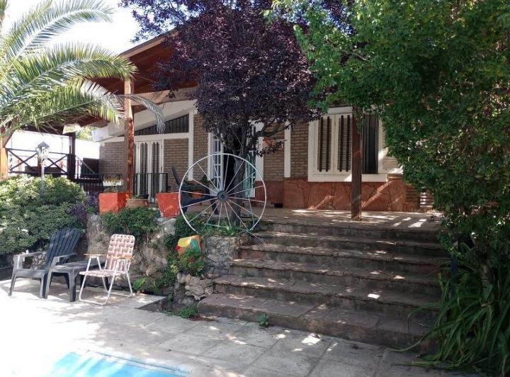 Casa · 160m² · 6 Ambientes · 2 Cocheras