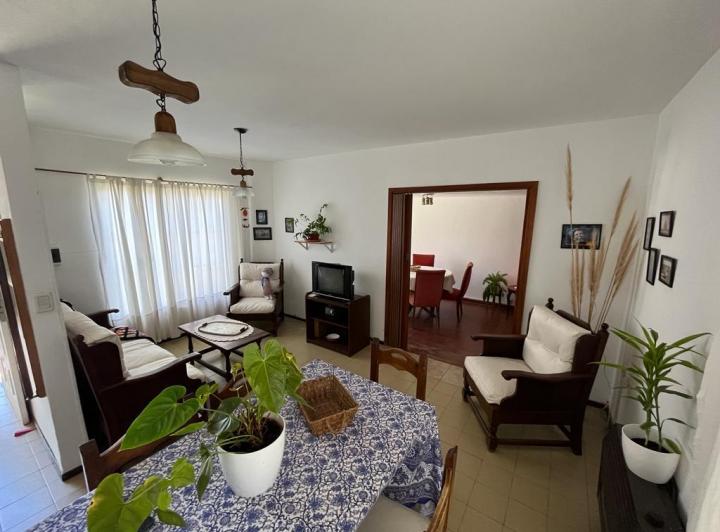 Casa · 168m² · 3 Dormitorios · 1 Cochera