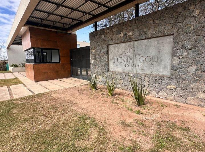 Casa · 220m² · 6 Ambientes · 2 Cocheras