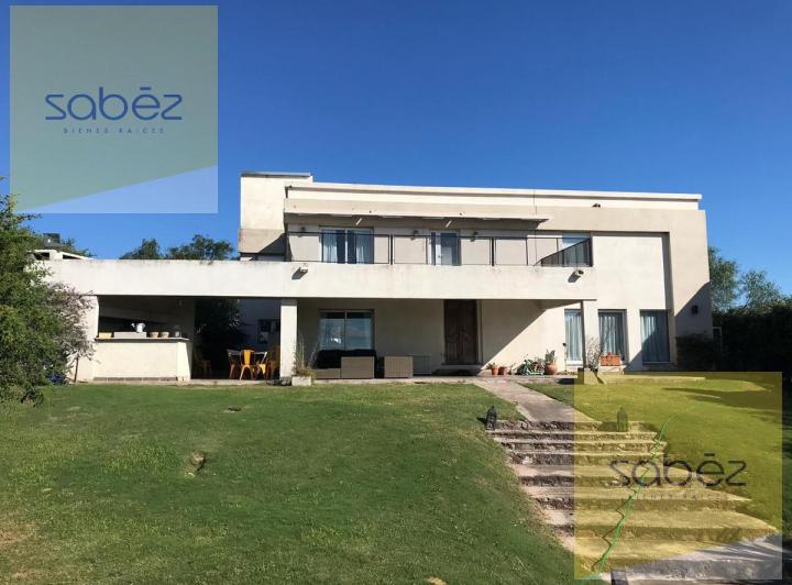 Casa · 297m² · 5 Ambientes · 1 Cochera