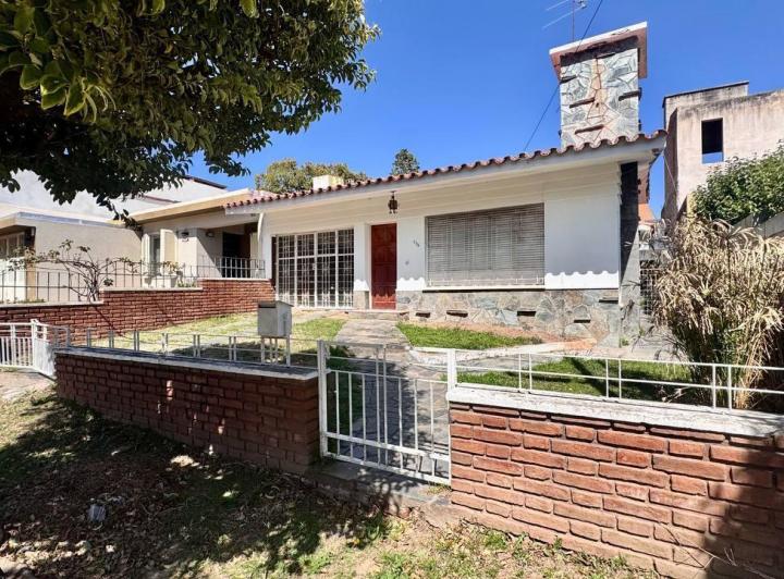 Casa · 172m² · 3 Ambientes · 1 Cochera