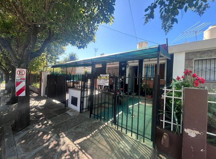 Casa · 168m² · 2 Dormitorios · 1 Cochera