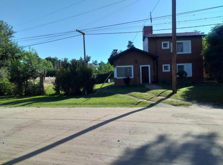 Casa · 300m² · 7 Ambientes · 1 Cochera