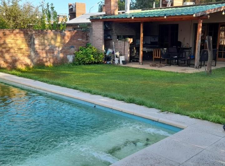 Casa · 170m² · 4 Ambientes · 2 Cocheras