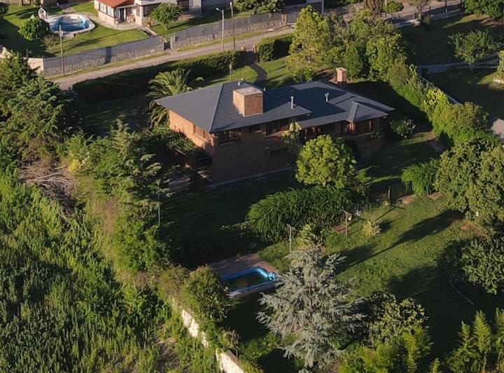 Casa · 370m² · 5 Ambientes · 4 Cocheras