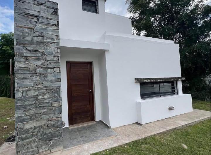 Casa · 100m² · 5 Ambientes · 1 Cochera