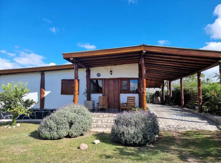 Casa · 1074m² · 3 Dormitorios · 1 Cochera