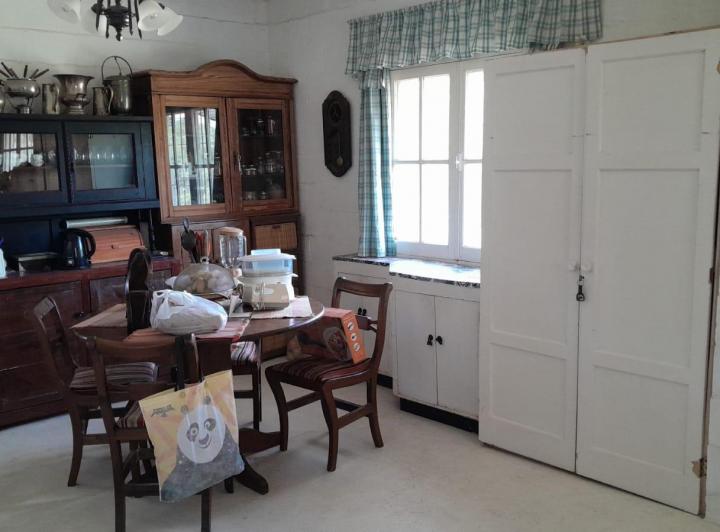 Casa · 3700m² · 7 Ambientes · 1 Cochera