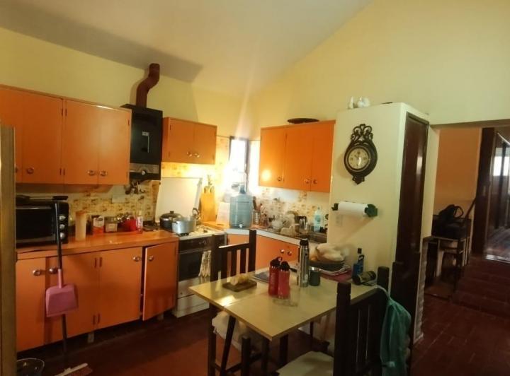 Casa · 251m² · 2 Dormitorios · 2 Cocheras