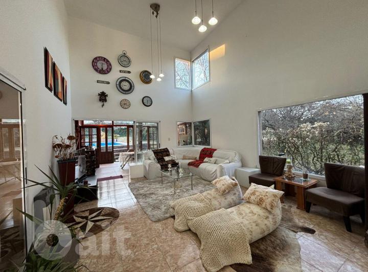 Casa · 211m² · 7 Ambientes · 2 Cocheras