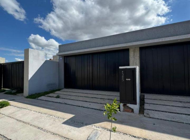 Casa · 100m² · 5 Ambientes · 2 Cocheras