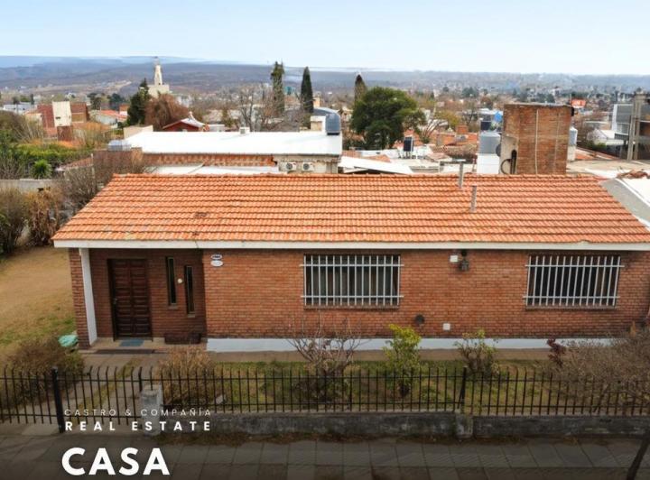 Casa · 112m² · 5 Ambientes · 1 Cochera